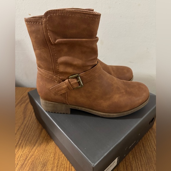 VJH confort Women's Mid Calf Boots, Comfort Buckle Slouchy Booties w/Side Zipper - Picture 4 of 13